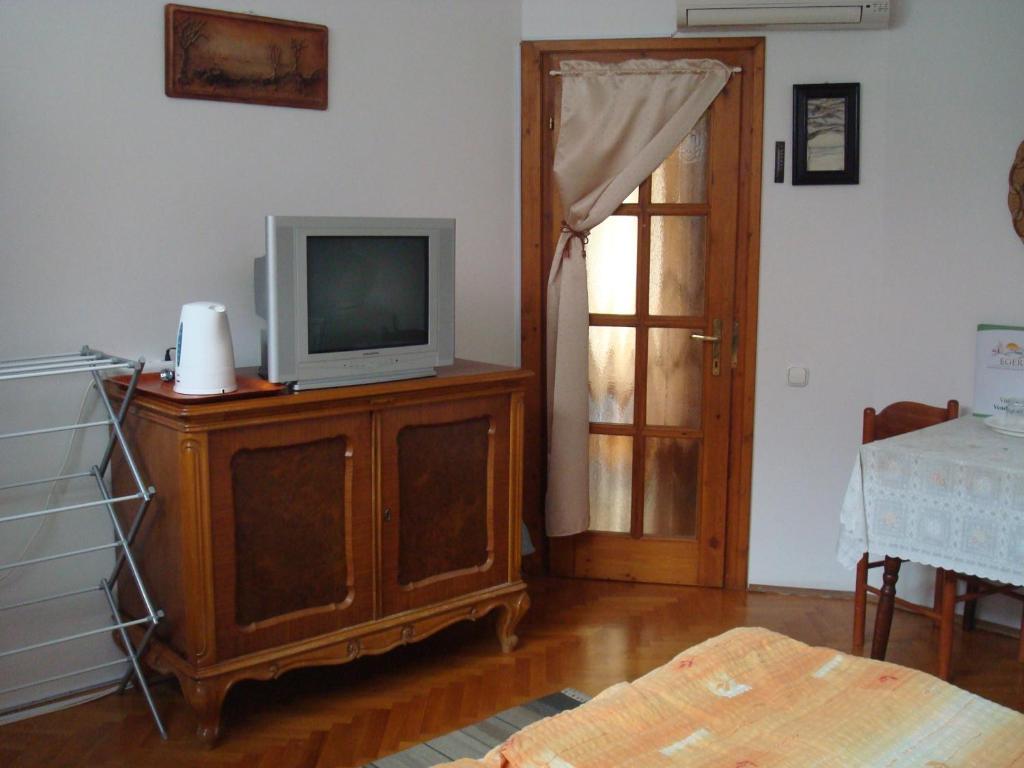 エゲルVincze Vendeghazアパートメント 部屋 写真