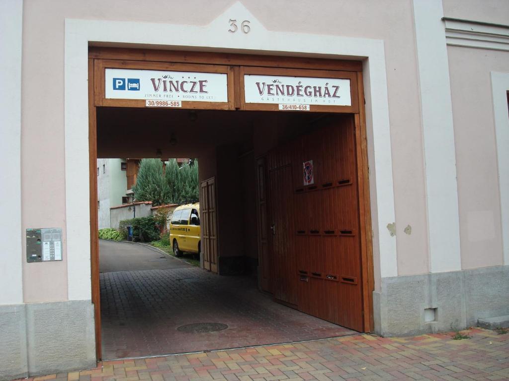 エゲルVincze Vendeghazアパートメント エクステリア 写真